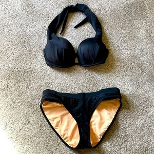 Black bikini
